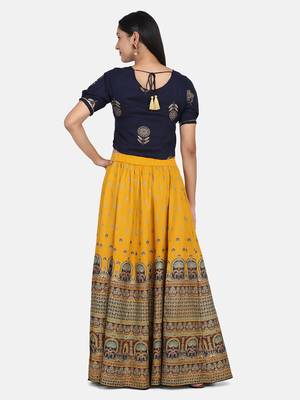 Navy Printed Crop Top With Skirt And Potli 10