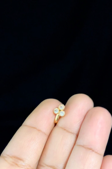 Casual shimmeringnose stud or nosepin gold plated with american diamond nose ring