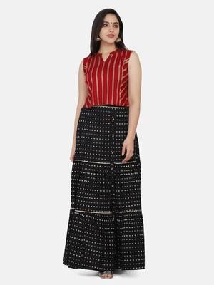 Maroon Printed Crop Top With Skirt And Potli 5