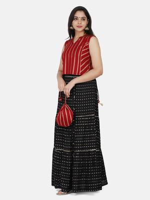 Maroon Printed Crop Top With Skirt And Potli 6