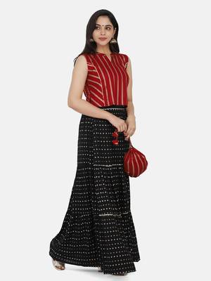 Maroon Printed Crop Top With Skirt And Potli 7