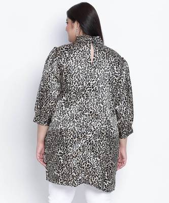 Striking black Animal satin print Plus tunic 4