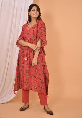 Red embroidered rayon Kaftan with Pant 4