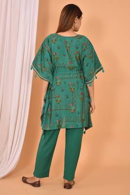 Green embroidered rayon Kaftan with Pant 2