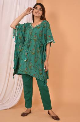 Green embroidered rayon Kaftan with Pant 4