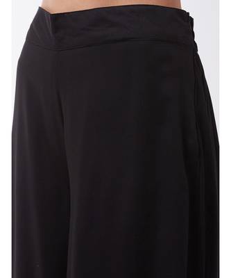 Black strappy kurta palazzo set with green boota dupatta 4