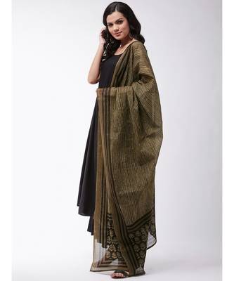 Black strappy kurta palazzo set with green boota dupatta 6