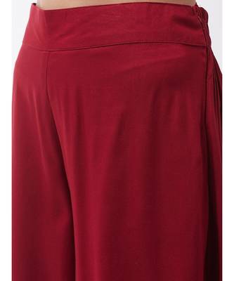 Maroon strappy kurta palazzo set with green Kantha dupatta 5