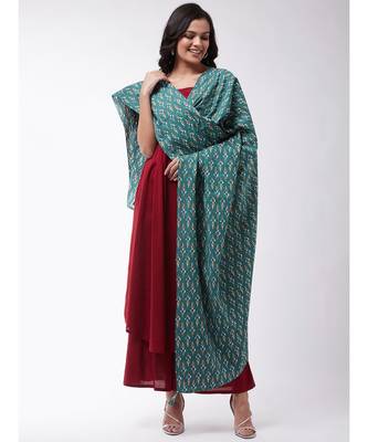 Maroon strappy kurta palazzo set with green Kantha dupatta 6