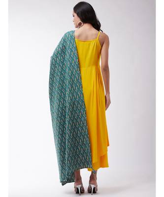 yellow strappy kurta plazzo set with green kantha dupatta 5