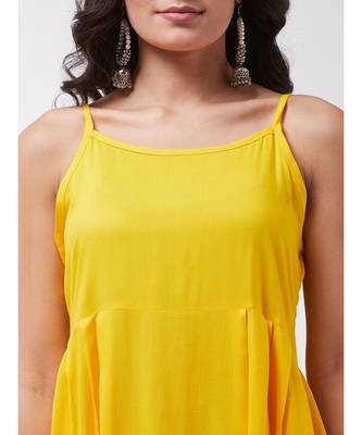 yellow strappy kurta plazzo set with green kantha dupatta 6