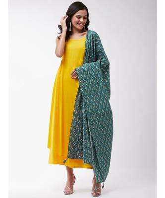 yellow strappy kurta plazzo set with green kantha dupatta 1