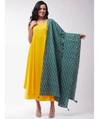 yellow strappy kurta plazzo set with green kantha dupatta 7