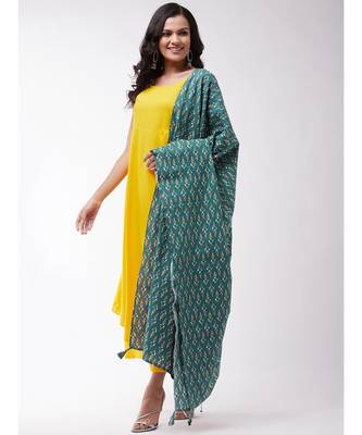 yellow strappy kurta plazzo set with green kantha dupatta 8