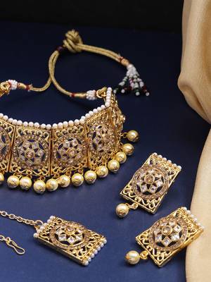 White necklace-sets 1