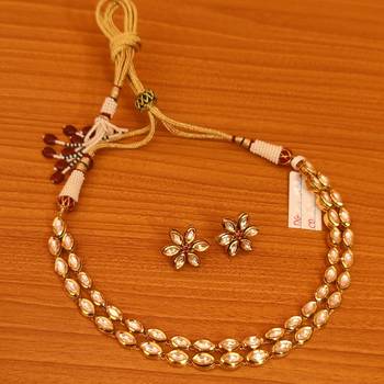 White necklace-sets 1