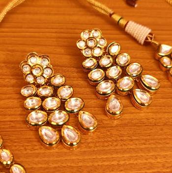 White necklace-sets 2