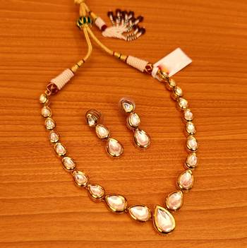 White necklace-sets 1