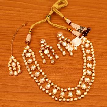 White necklace-sets 1