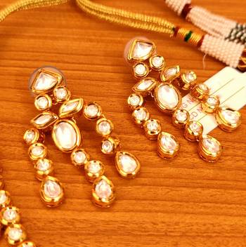White necklace-sets 2