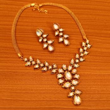 White necklace-sets 1