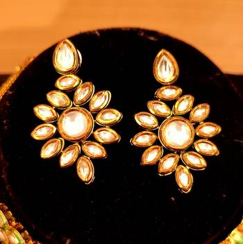 White necklace-sets 4