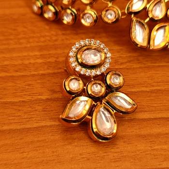 White necklace-sets 2