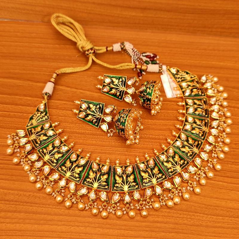 Green necklacesets Sanvi Jewels Pvt. Ltd. 3668460