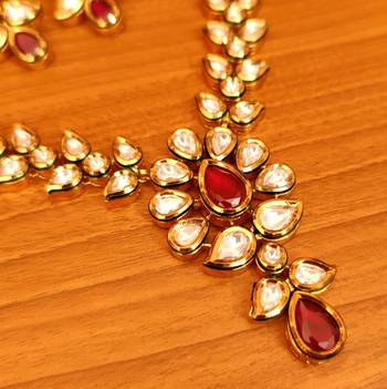 Red necklace-sets 2