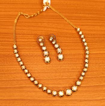 White necklace-sets 1