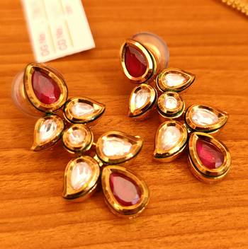 Red necklace-sets 3