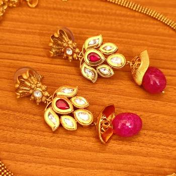 Red pendants 2
