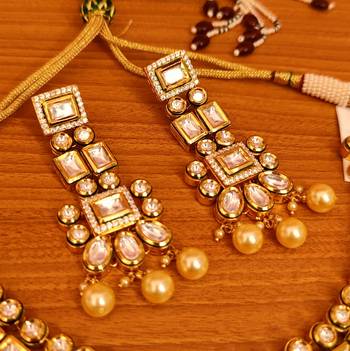White necklace-sets 2