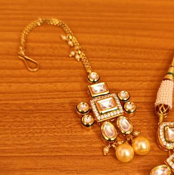 White necklace-sets 3