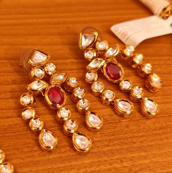 Red necklace-sets 2