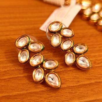White necklace-sets 2