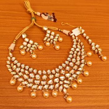 White necklace-sets 1