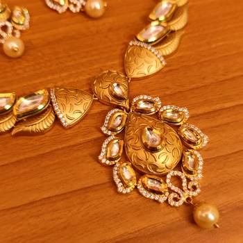 White necklace-sets 3
