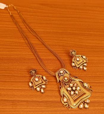 White necklace-sets 1