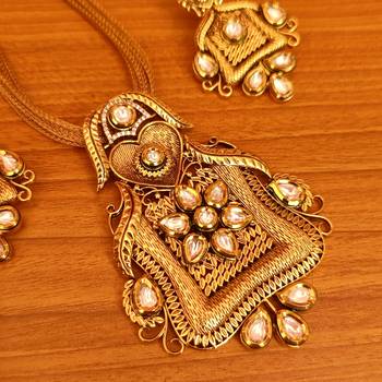 White necklace-sets 2