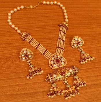 Red necklace-sets 1