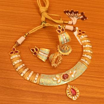 Red necklace-sets 2