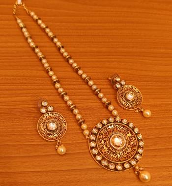 White necklace-sets 1