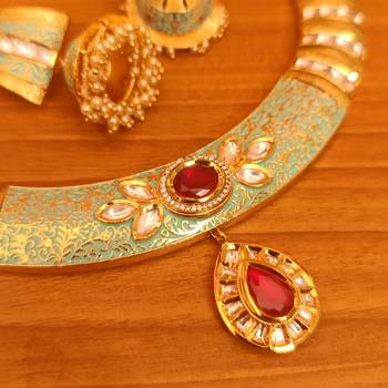 Red necklace-sets 3
