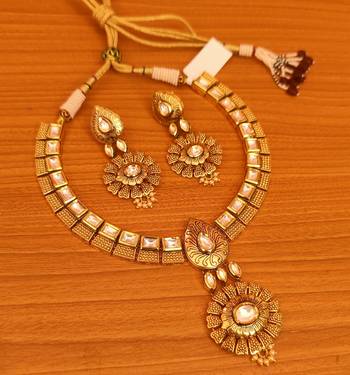 White necklace-sets 1