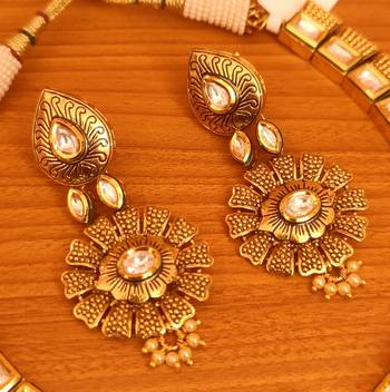 White necklace-sets 3