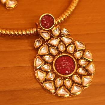Red necklace-sets 3