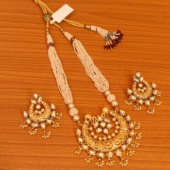 White necklace-sets 1