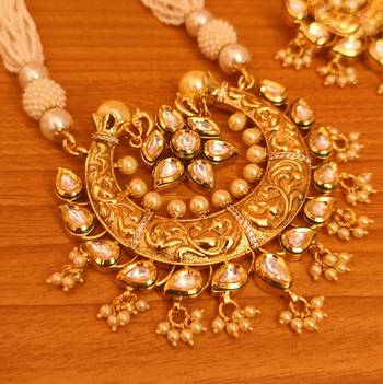 White necklace-sets 2