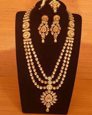 White necklace-sets 1
